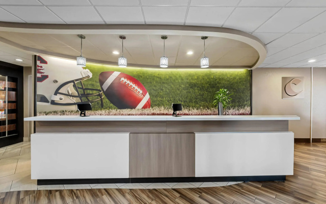 photo 2 of Comfort Suites Columbia at Harbison