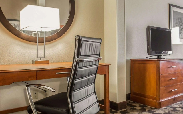photo 4 of Comfort Suites Columbia at Harbison