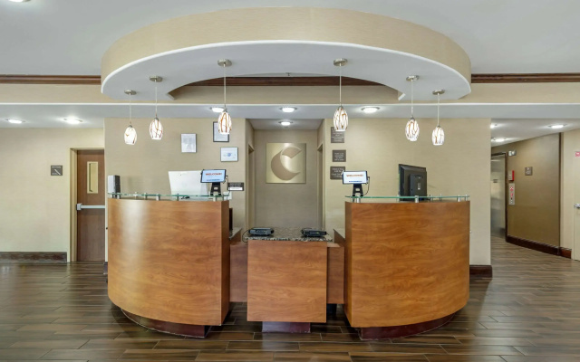 photo 2 of Comfort Suites At Kennesaw State University