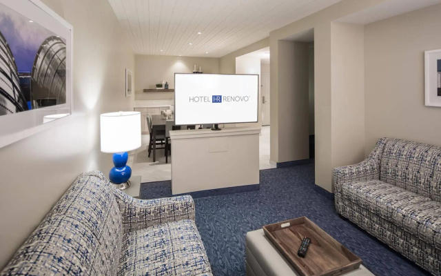 photo 4 of Hotel Renovo Des Moines Urbandale,Tapestry Collection Hilton