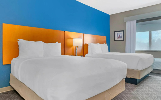 photo 5 of Comfort Suites Auburn Hills-Detroit