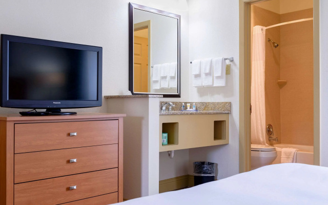 photo 3 of Comfort Suites, Baton Rouge