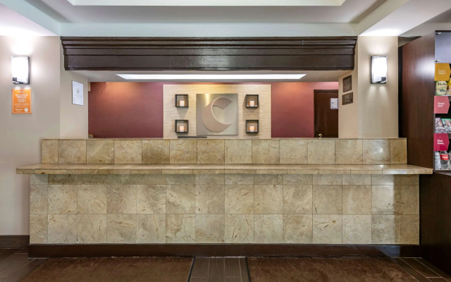 photo 2 of Comfort Suites Baymeadows Near Butler Blvd