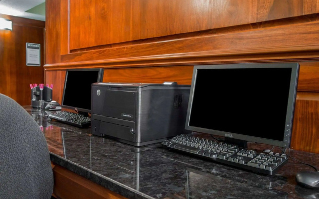 photo 3 of Comfort Suites Outlet Center