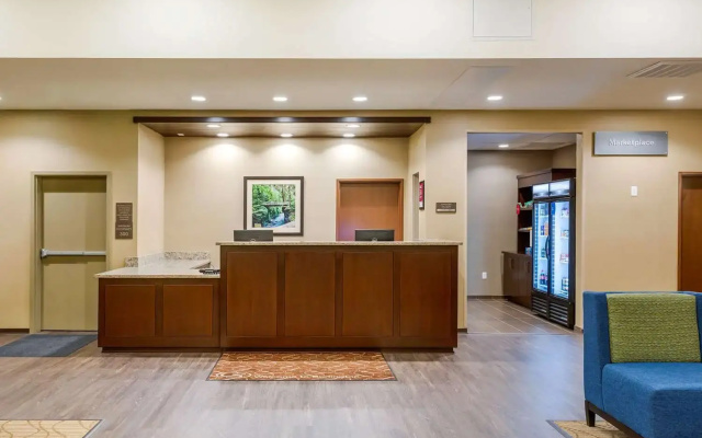 photo 2 of Comfort Suites Burlington Near I-5