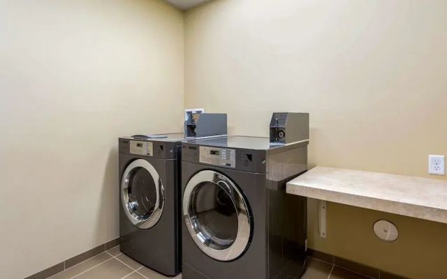 photo 4 of Comfort Suites Burlington Near I-5
