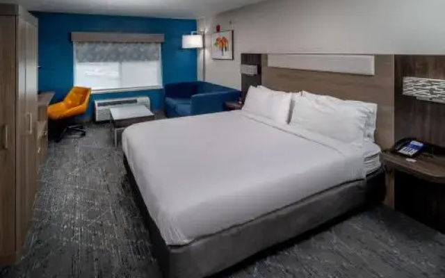photo 3 of Holiday Inn Express Charleston-Kanawha City