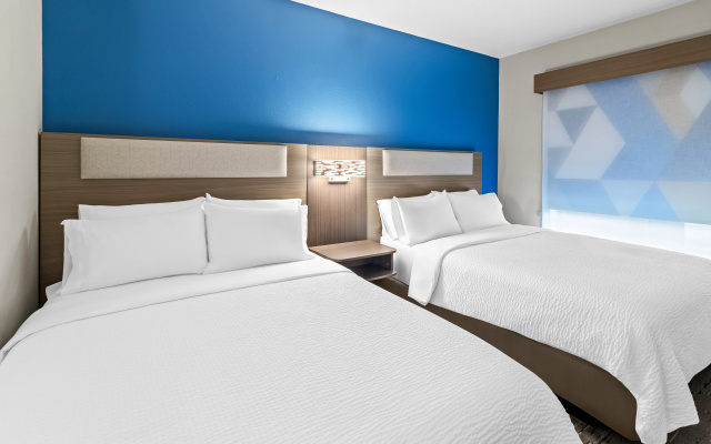 photo 3 of Comfort Suites Cincinnati Airport