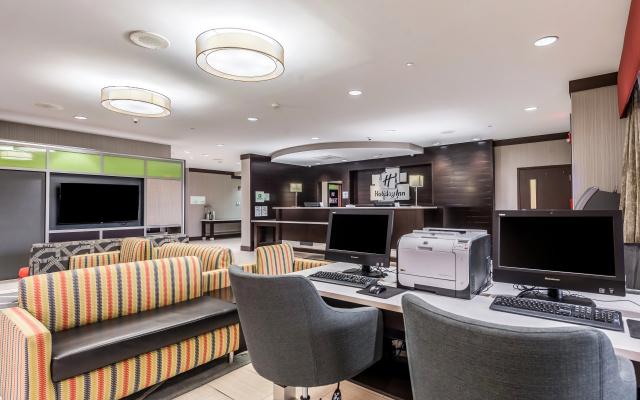 photo 4 of Holiday Inn Indianapolis Downtown by IHG