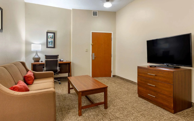 photo 4 of Comfort Suites Clayton - Garner