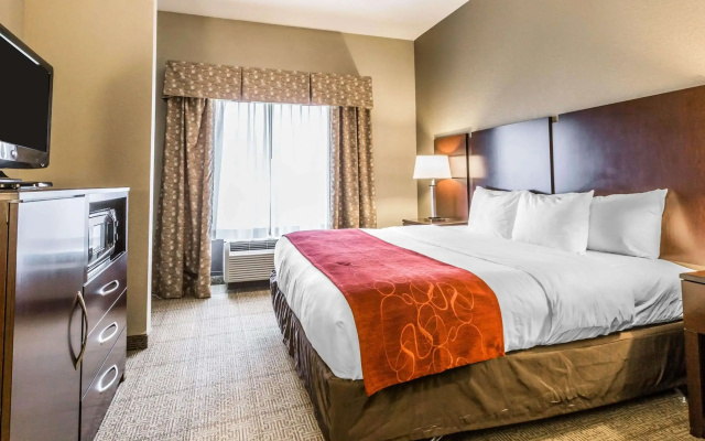 photo 3 of Comfort Suites Commerce