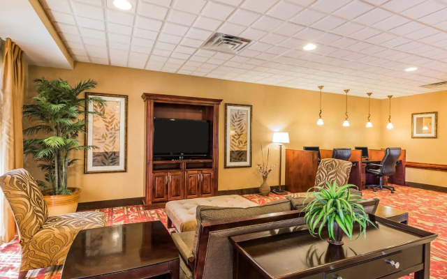 photo 5 of Comfort Suites Commerce