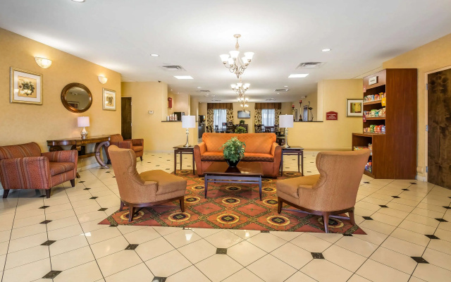 photo 2 of Comfort Suites West Jacksonville