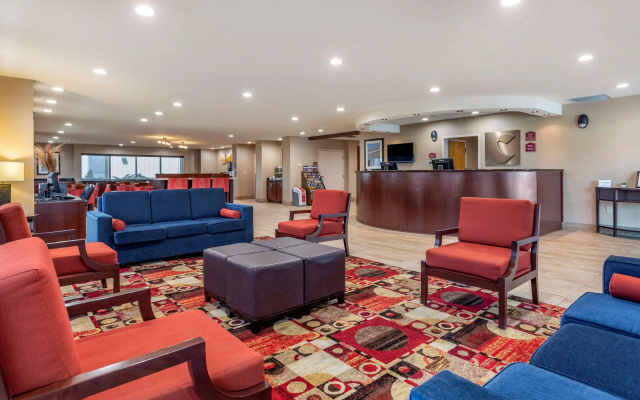photo 2 of Comfort Suites Florence Shoals Area