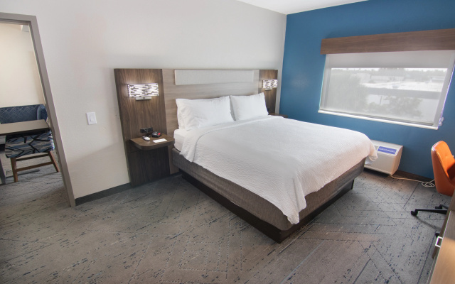 photo 4 of Holiday Inn Express & Suites Ft. Lauderdale Airport West by IHG