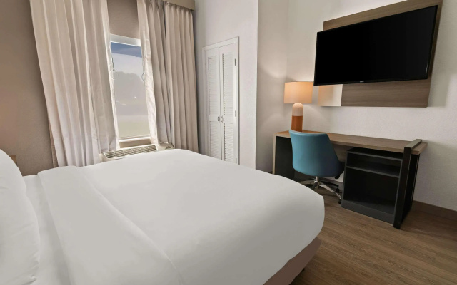 photo 4 of Comfort Suites Granbury