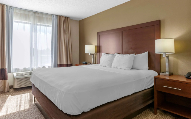 photo 4 of Comfort Suites Grandville - Grand Rapids SW