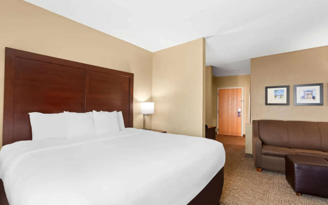 photo 5 of Comfort Suites Gulfport Central