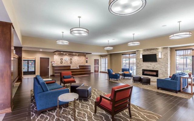 photo 2 of Comfort Suites Houston I-45 North