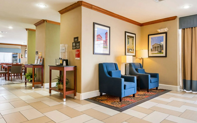 photo 2 of Comfort Suites Lake Charles