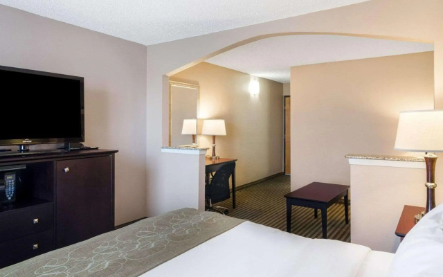 photo 4 of Quality Suites Irving-Las Colinas