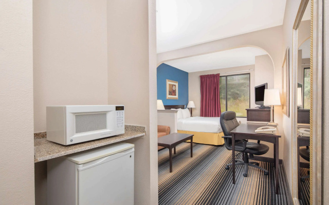 photo 5 of Baymont by Wyndham Laurel
