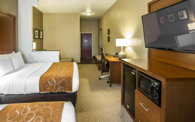 photo 3 of Comfort Suites Marshall