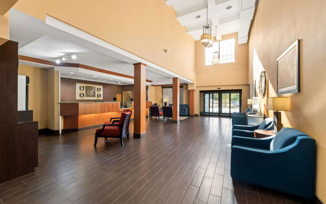 photo 2 of Comfort Suites Roanoke - Fort Worth North