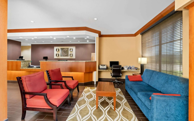 photo 4 of Comfort Suites Roanoke - Fort Worth North