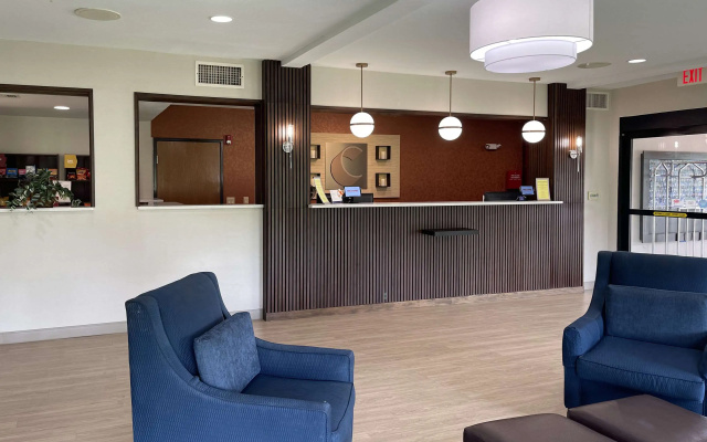 photo 2 of Comfort Suites Seaworld - Lackland AFB