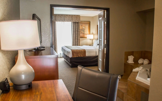 photo 3 of Comfort Suites Seaworld - Lackland AFB