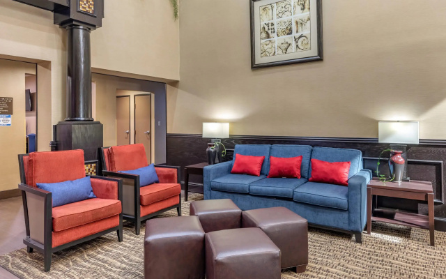 photo 2 of Comfort Suites The Colony - Plano West