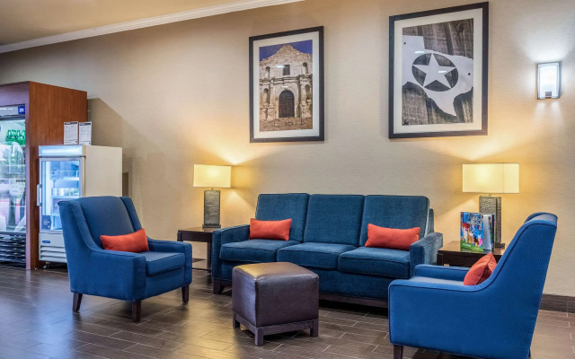 photo 4 of Comfort Suites Near Texas State University