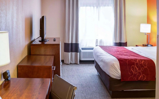 photo 3 of Comfort Suites Omaha Northwest