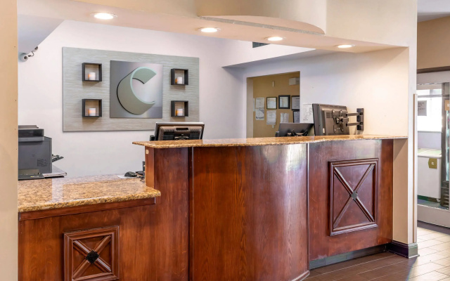 photo 2 of Comfort Suites North Dallas