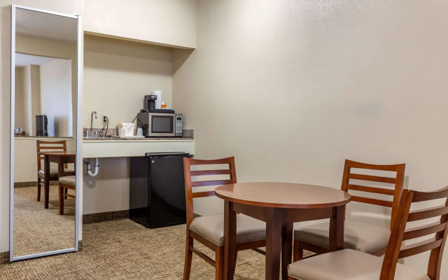 photo 3 of Comfort Suites Raleigh Walnut Creek