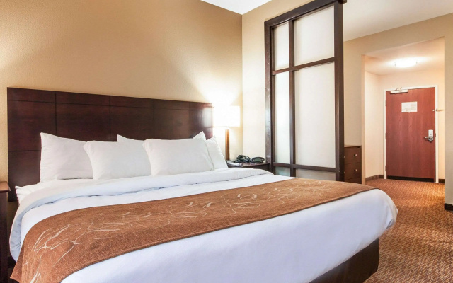 photo 3 of Comfort Suites Pecos