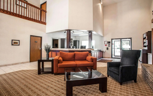 photo 5 of Comfort Suites Peoria I-74