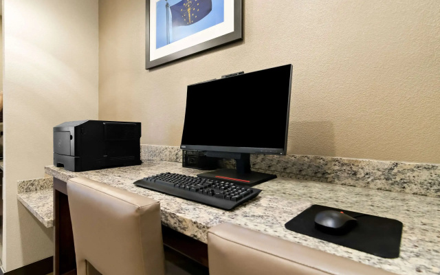 photo 4 of Comfort Suites Rensselaer near Fair Oaks