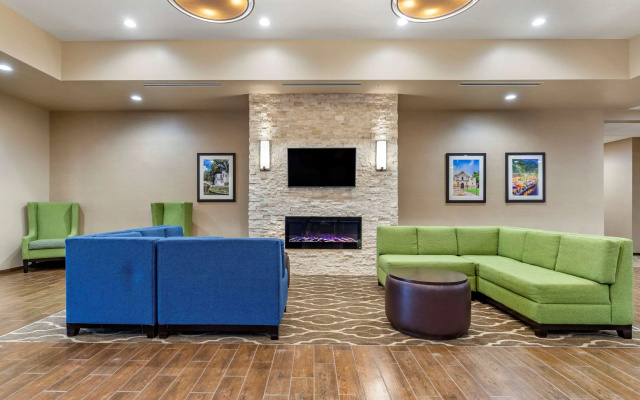 photo 2 of Comfort Suites San Antonio Ft. Sam Houston/SAMMC Area