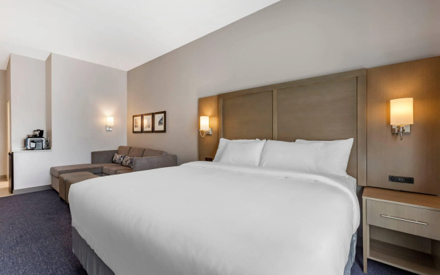 photo 4 of Comfort Suites Scottsdale Talking Stick Entertainment District