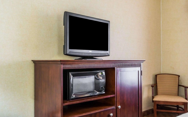 photo 4 of Comfort Suites South Point - Huntington