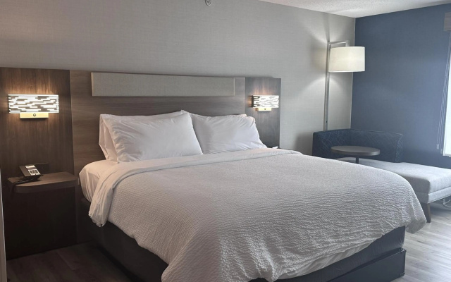 photo 5 of Comfort Suites Southfield/Detroit