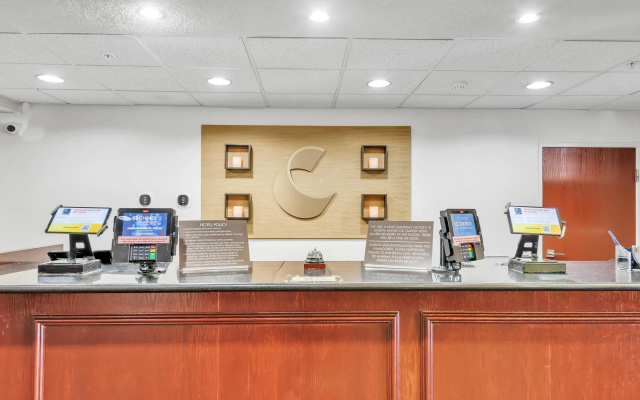 photo 4 of Comfort Suites Lakewood - Denver