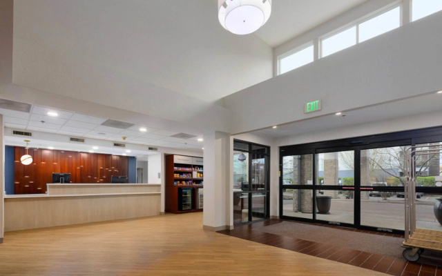 photo 2 of Comfort Suites Springfield-Eugene