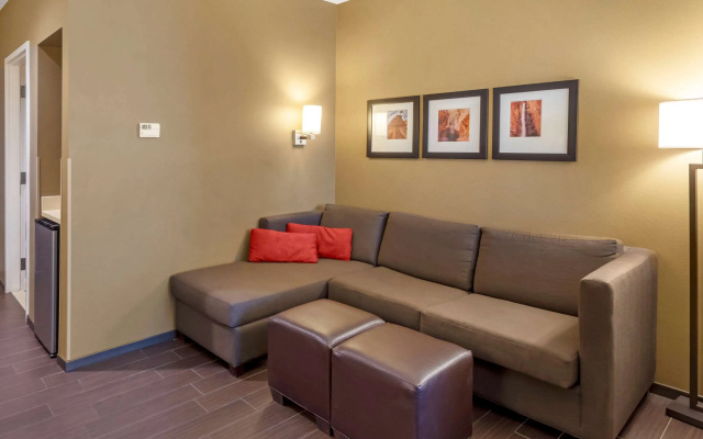photo 3 of Comfort Suites St George - University Area
