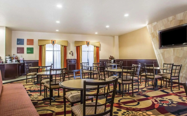 photo 4 of Comfort Suites Troy-I75
