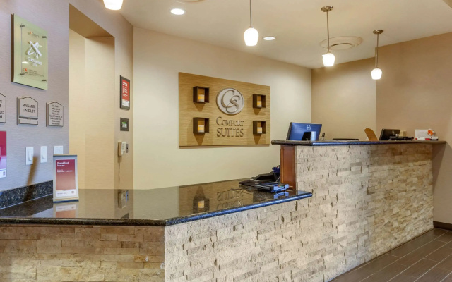 photo 2 of Comfort Suites Glendale - State Farm Stadium Area