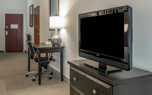 photo 4 of Comfort Suites South Bend