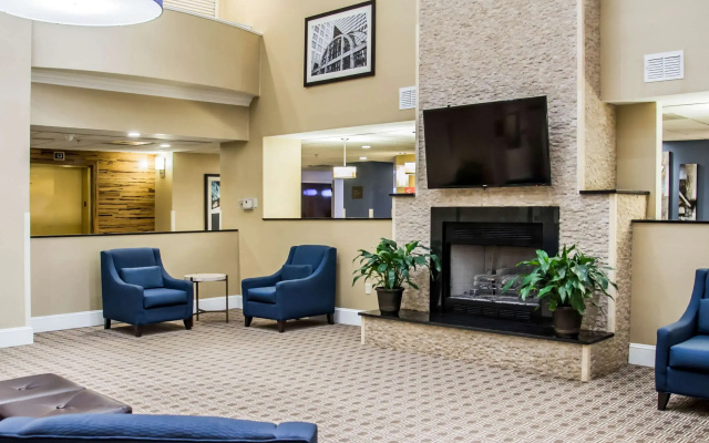 photo 2 of Comfort Suites University - Research Park